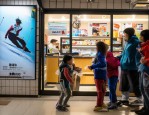 韩国平昌冬奥会花滑男单卫冕冠军羽生结弦纪念T恤被拍卖